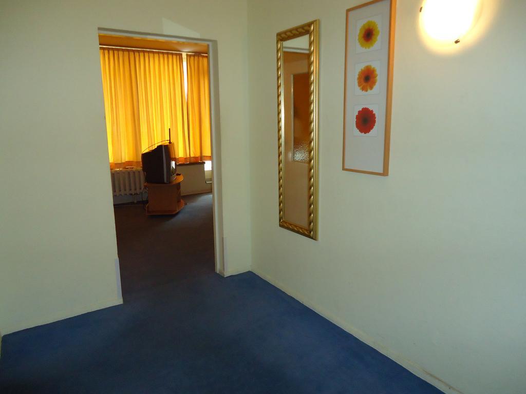 Hotel Kubrat Am Checkpoint Charlie Berlin Room photo